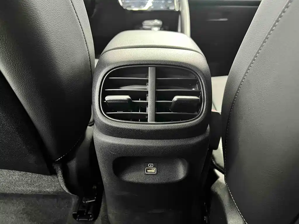 Hyundai Elantra 2022 1.5L CVT LUX Premium Edition