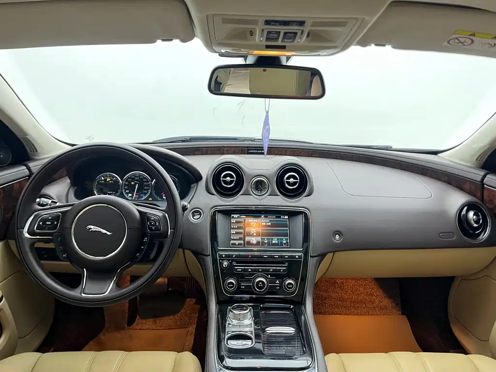 Jaguar XJL 2015 3.0 SC RWD Panoramic Business Edition