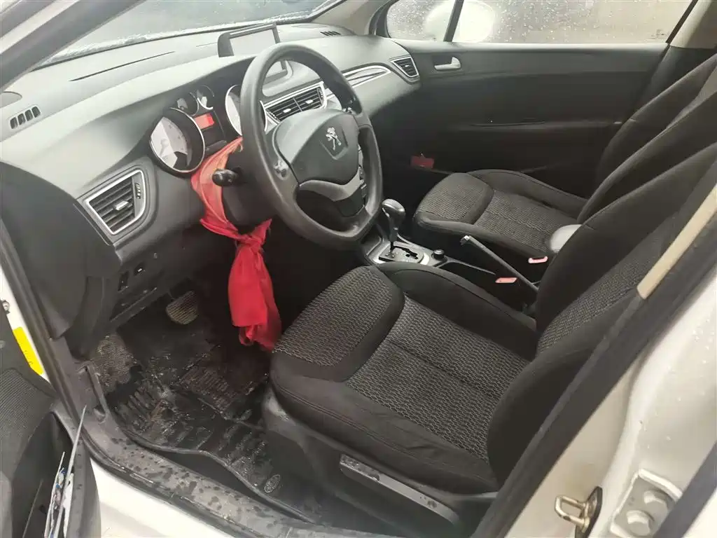 Peugeot 308 2012 1.6L Automatic Fashion Edition