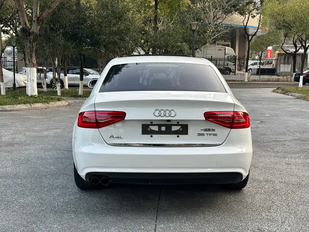 Audi A4L 2015 35 TFSI Automatic Standard
