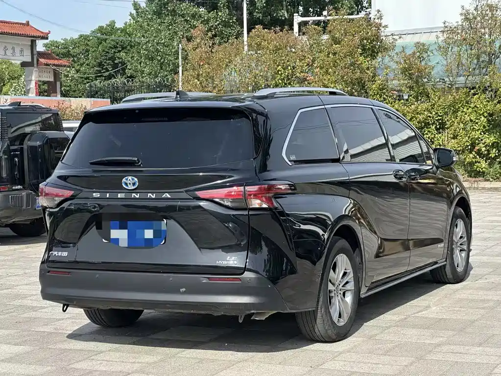 Toyota Sienna 2024 2.5L Hybrid AWD Premium