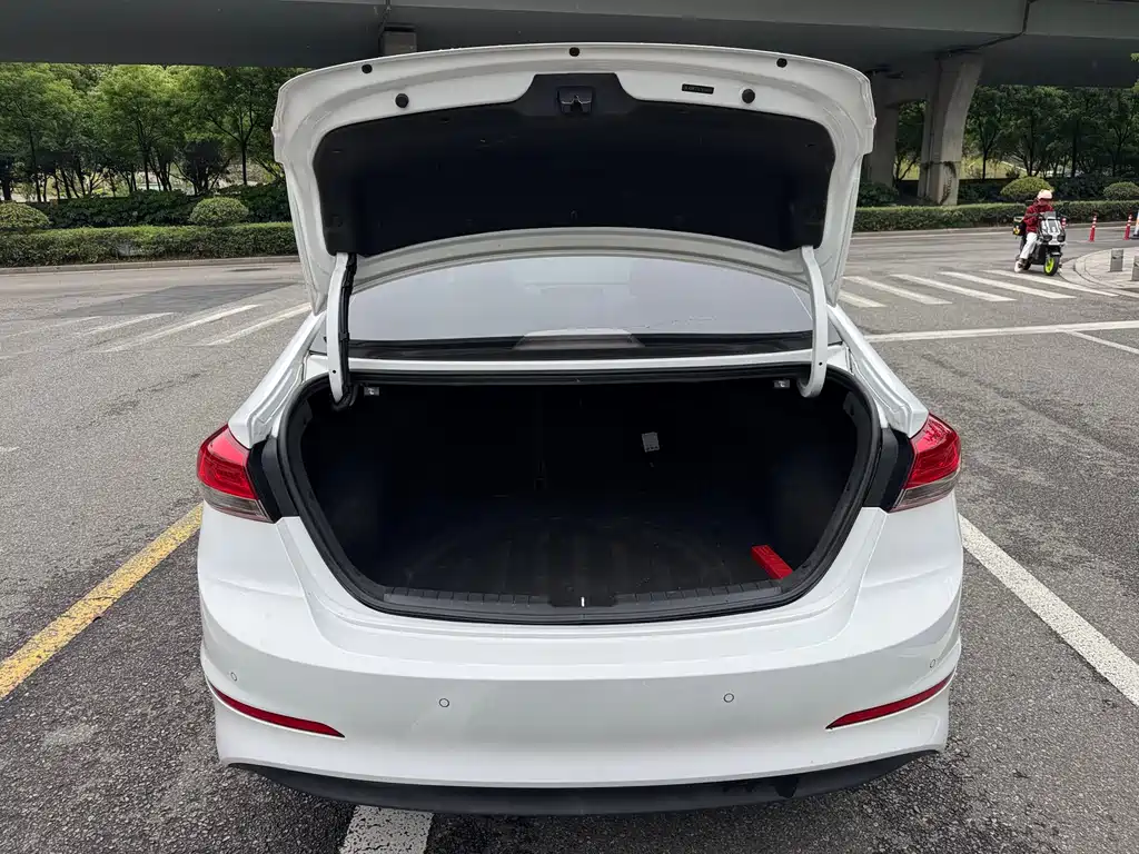 Hyundai Elantra 2020 1.5L CVT Zhixuan Elite