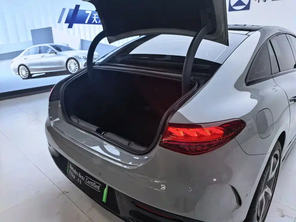 Mercedes-Benz EQE 500 4MATIC Flagship Edition 2025