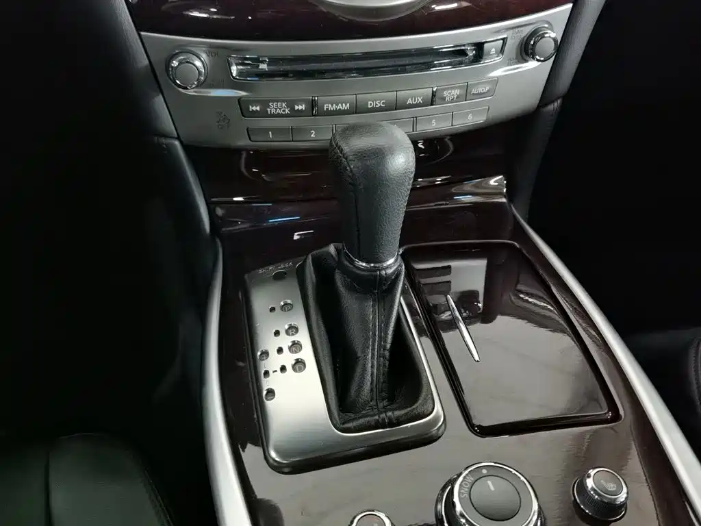 Infiniti Q70L 2019 2.0T Yuxiang Edition