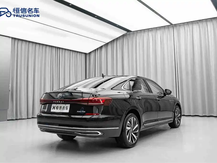 Volkswagen Passat 2022 330TSI Luxury Edition