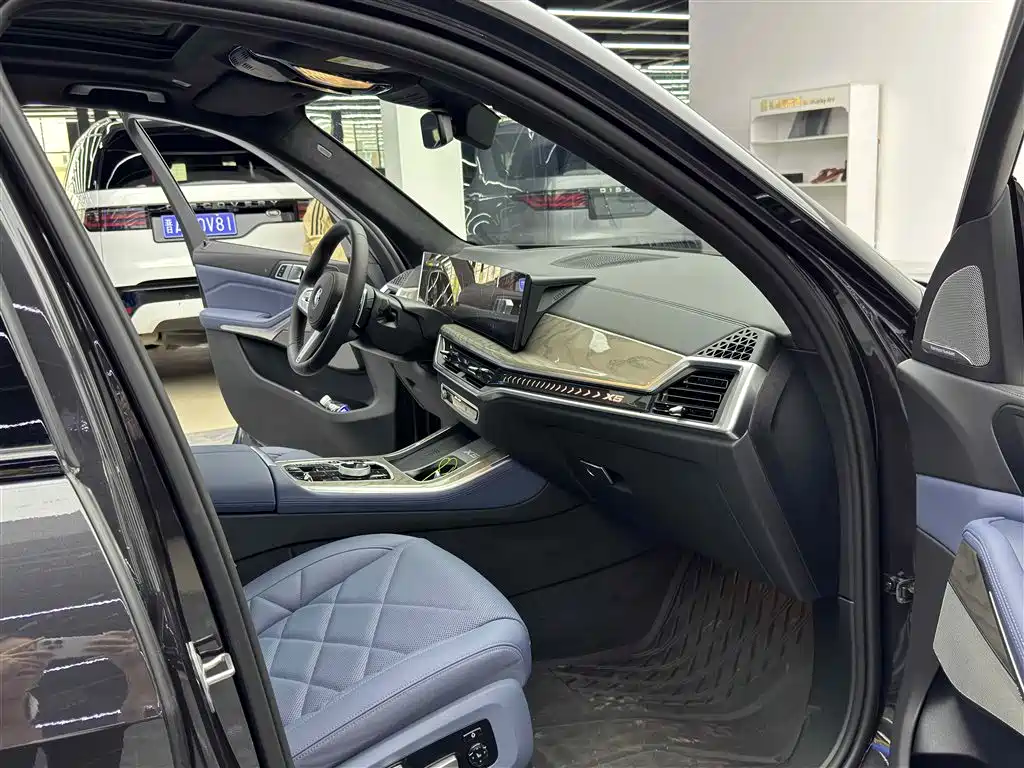BMW X5 2026 xDrive 40Li M Sport Midnight Black Edition