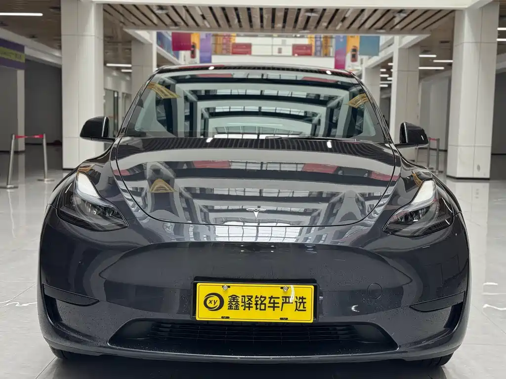 Tesla Model Y 2024 RWD
