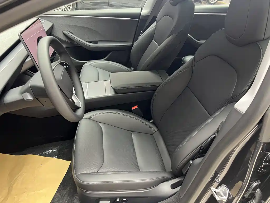 Tesla Model 3 2025 RWD