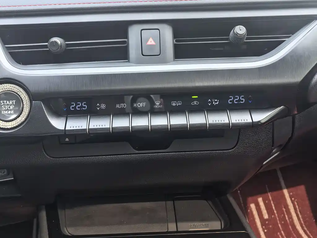 Lexus UX 2020 200 F SPORT
