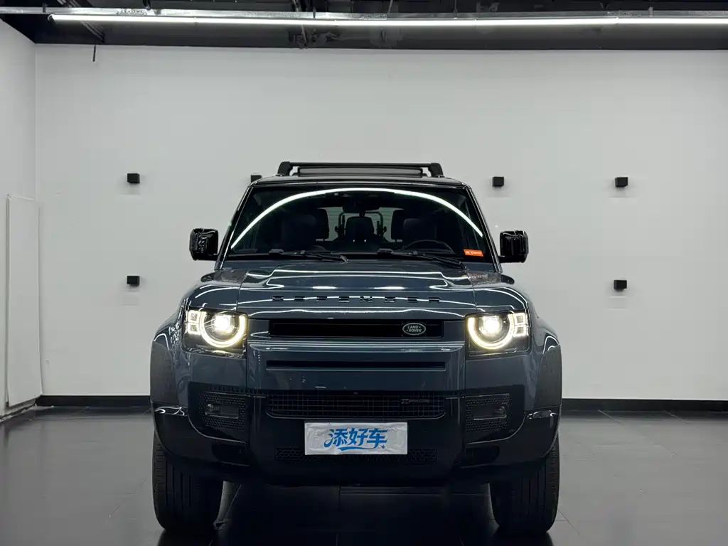 Land Rover Defender 2022 90 2.0T P300 X-Dynamic HSE