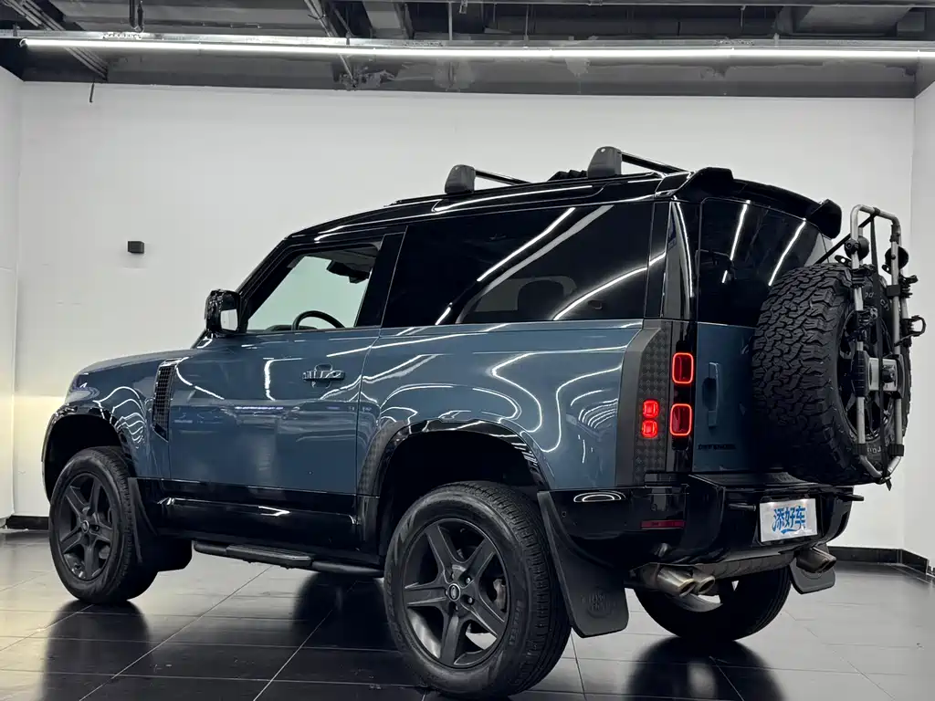 Land Rover Defender 2022 90 2.0T P300 X-Dynamic HSE