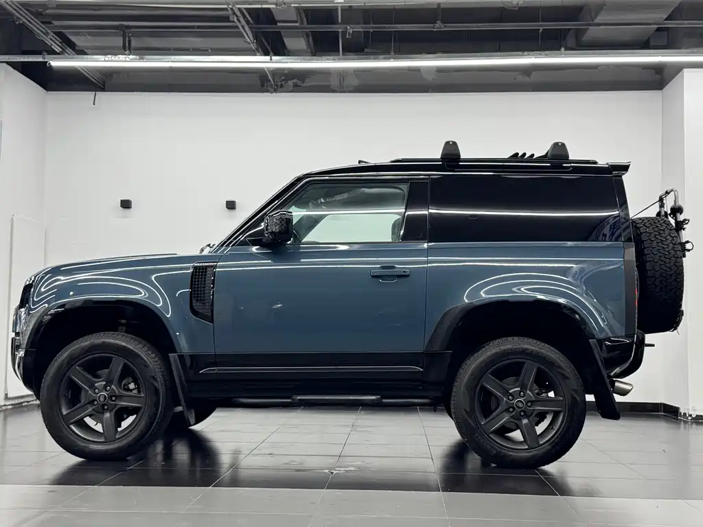 Land Rover Defender 2022 90 2.0T P300 X-Dynamic HSE