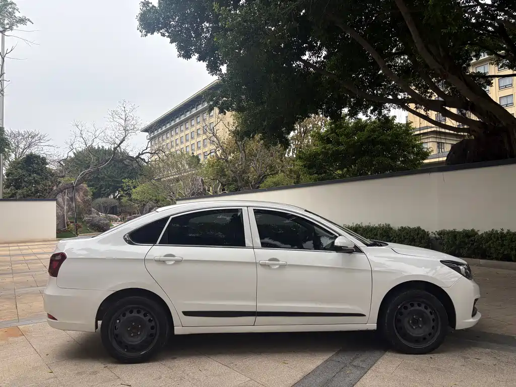 Dongfeng Fengshen E70 2021 500 Super Enjoyment Edition