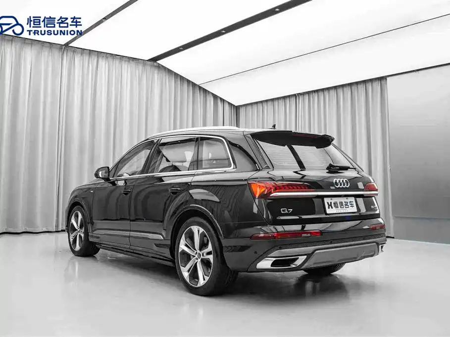 Audi Q7 2023 55 TFSI quattro S line Sport