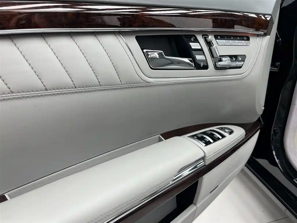 Mercedes-Benz S 600 L (2010)