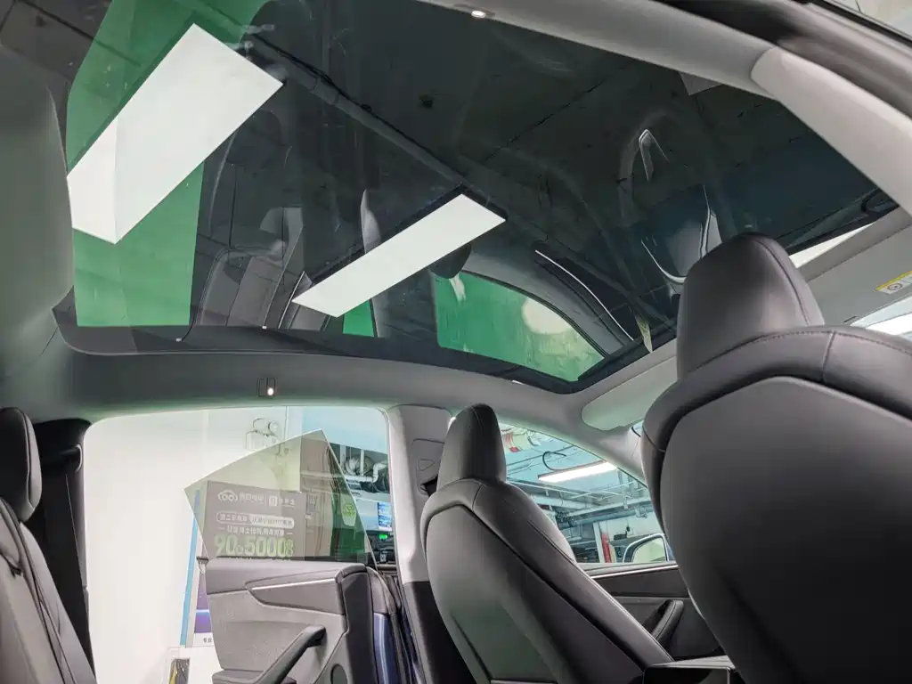 Tesla Model Y 2025 Rear-Wheel Drive