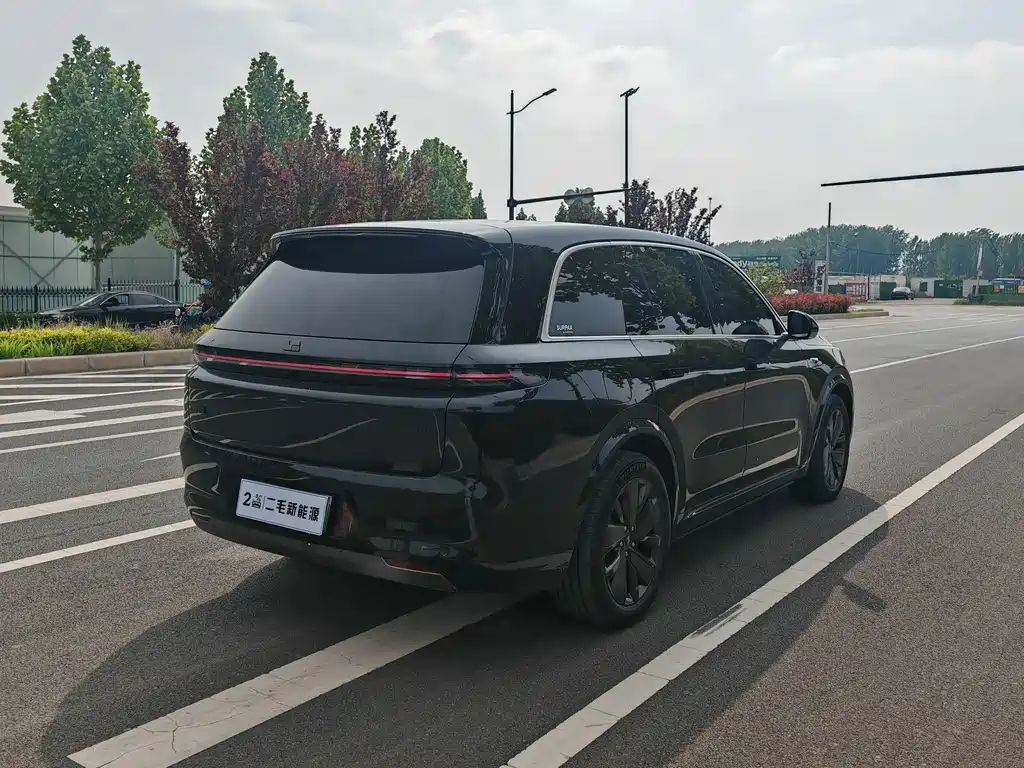 Li Auto L8 2025 Max Smart Refresh Edition