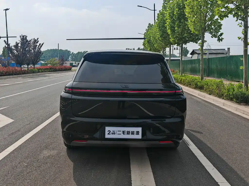 Li Auto L8 2025 Max Smart Refresh Edition