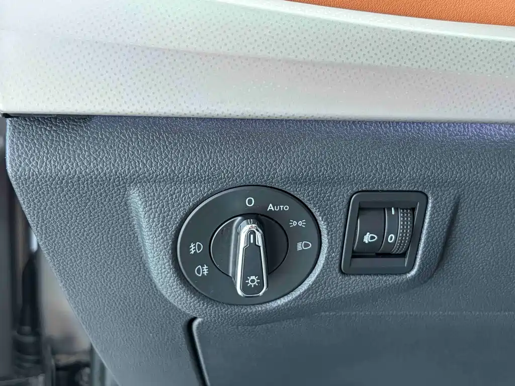 Bora 2023 200TSI DSG Zhixing PRO