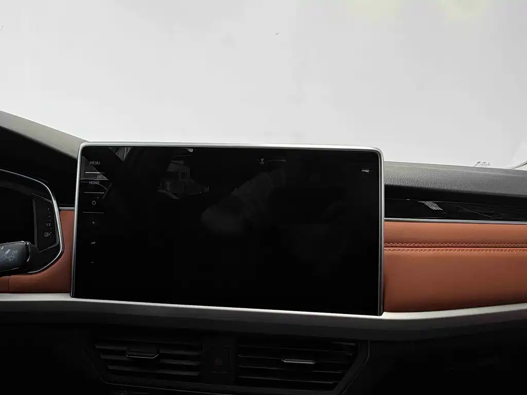 Bora 2023 200TSI DSG Zhixing PRO