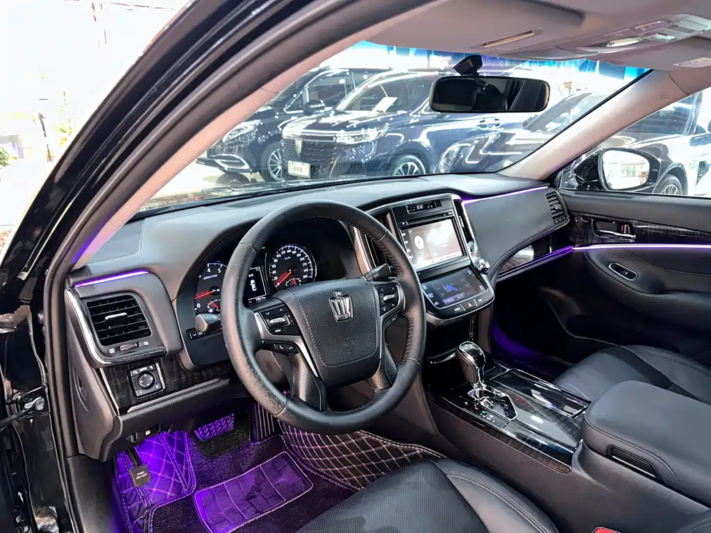 Toyota Crown 2015 2.0T Fashion Edition