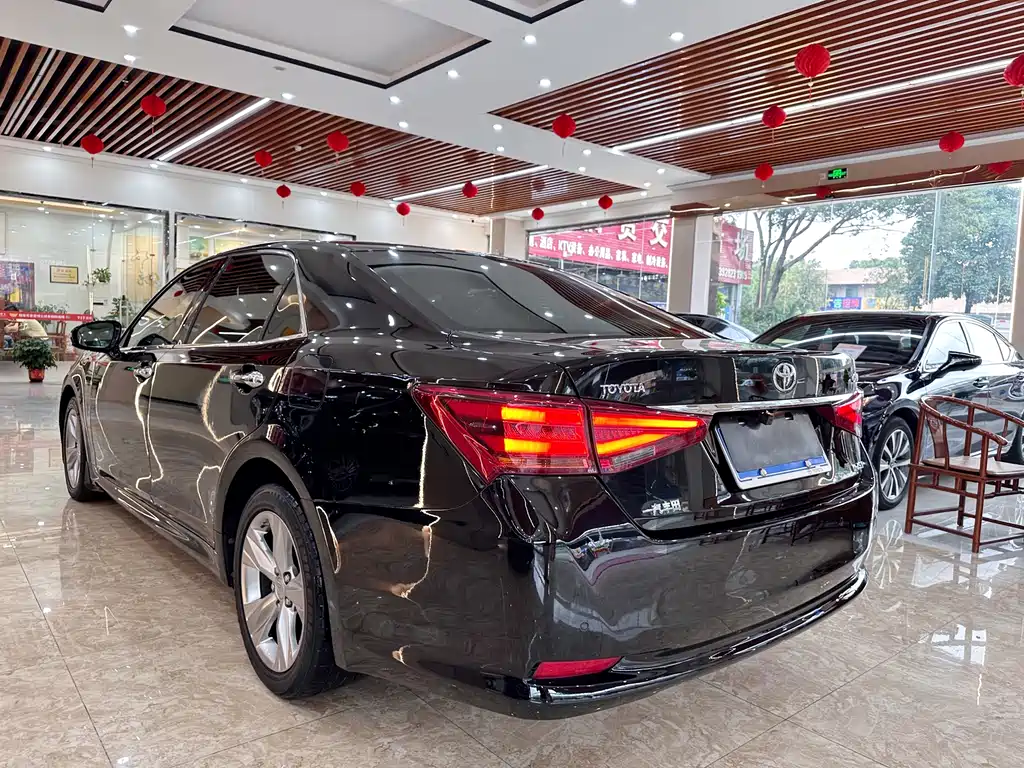 Toyota Crown 2015 2.0T Fashion Edition