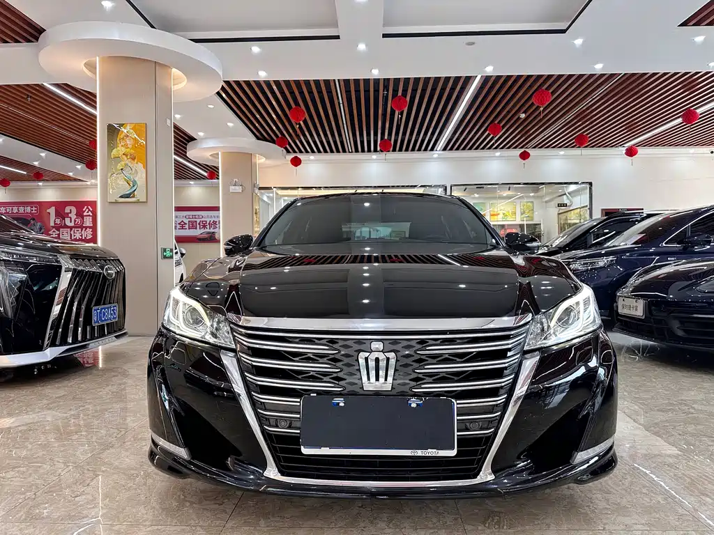 Toyota Crown 2015 2.0T Fashion Edition