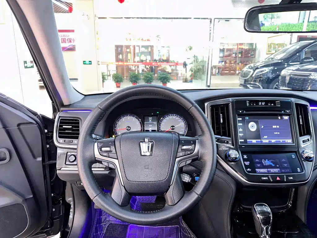 Toyota Crown 2015 2.0T Fashion Edition