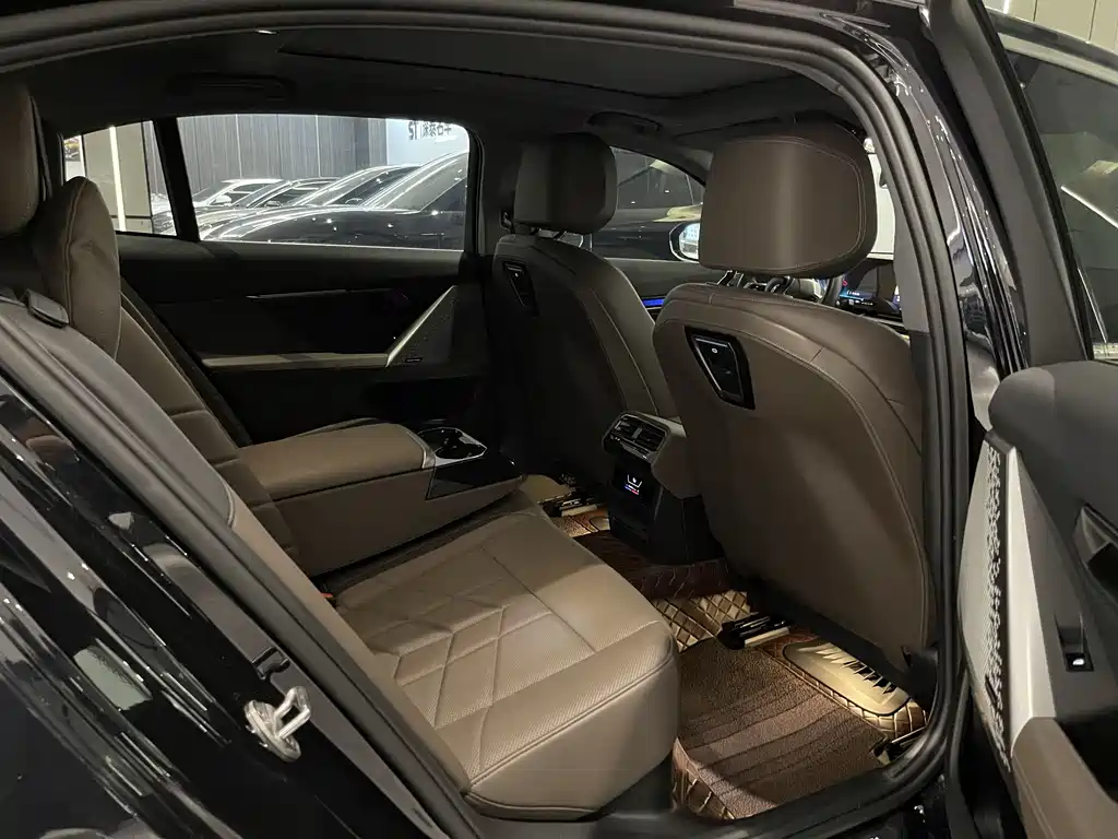 宝马5系 2024款 530Li 领先型 M运动套装 - фото 10