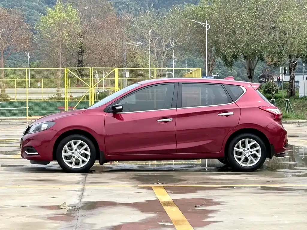 Nissan Tiida 2021 1.6L CVT Smart Edition
