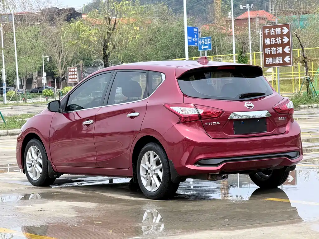 Nissan Tiida 2021 1.6L CVT Smart Edition