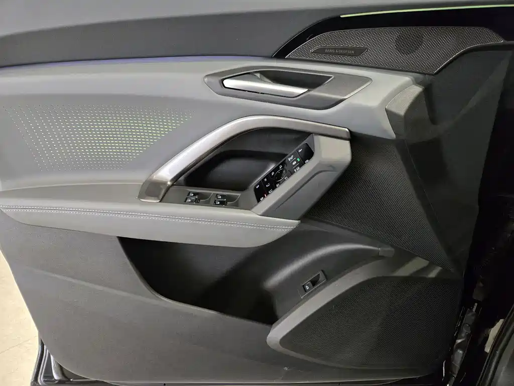 Audi Q5L 2026 2.0T Intelligent Hybrid Premium Edition