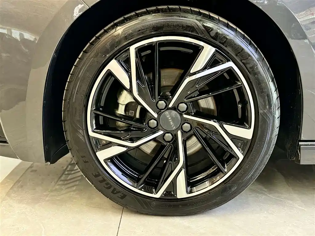 Lynk & Co 03 2023 2.0TD DCT Pro