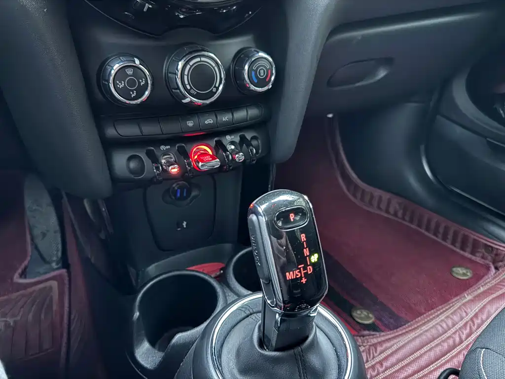 MINI 2018 1.5T ONE PLUS