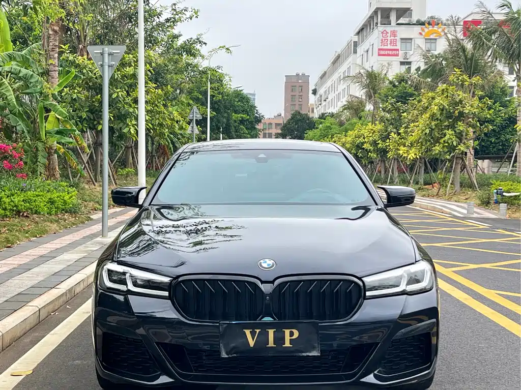 BMW 5 Series 2023 530Li Exclusive Edition M Sport Package - фото 2
