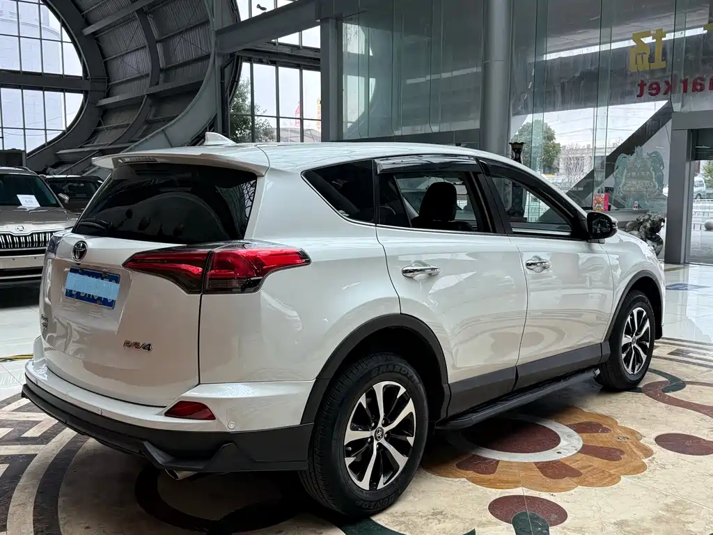RAV4 2016 2.0L CVT 2WD Zhishang Edition China V
