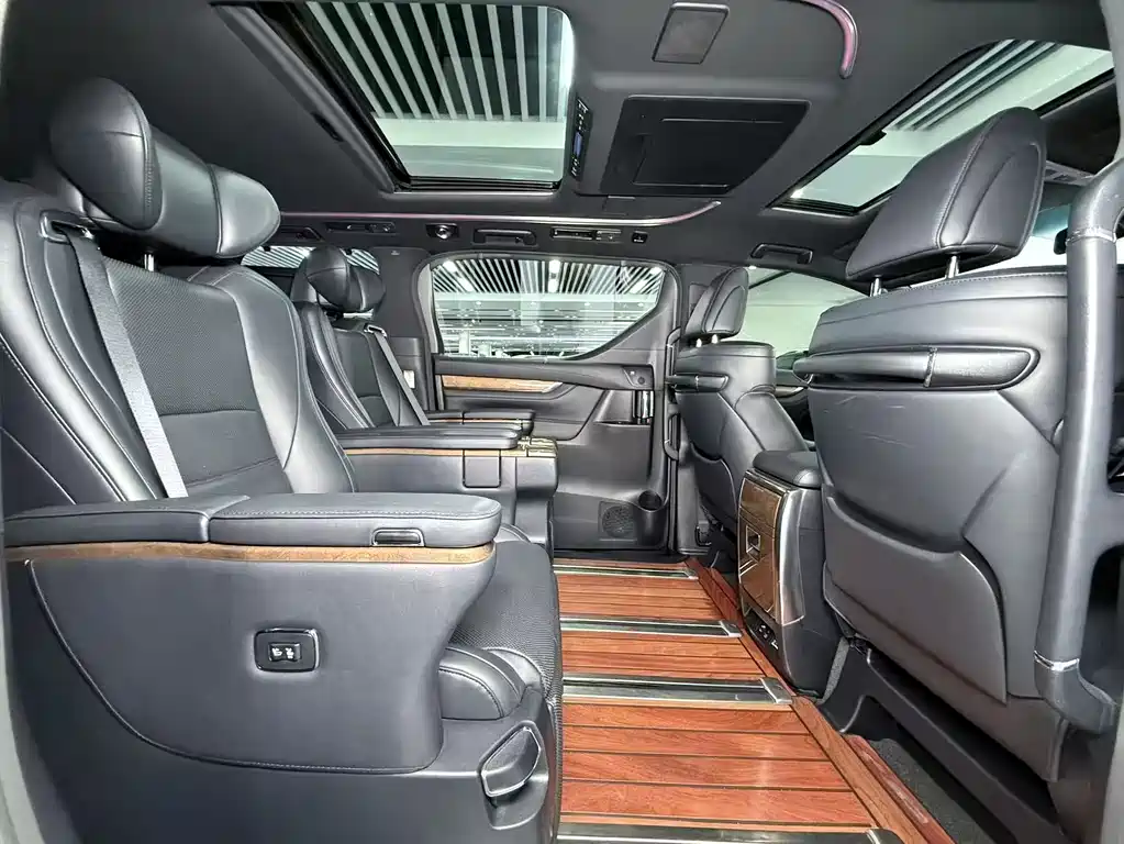 Alphard 2015 3.5L Luxury Edition