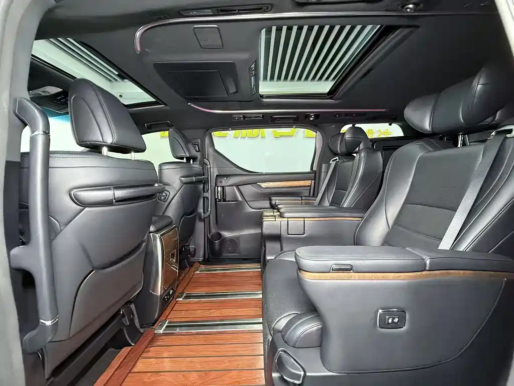 Alphard 2015 3.5L Luxury Edition