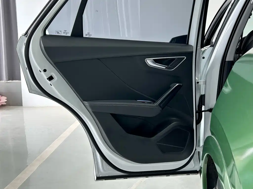 Audi Q2L 2024 35 TFSI Entry Dynamic - фото 24