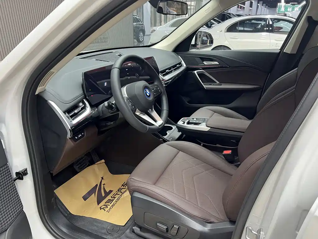 BMW iX1 2023 eDrive25L X Design Package
