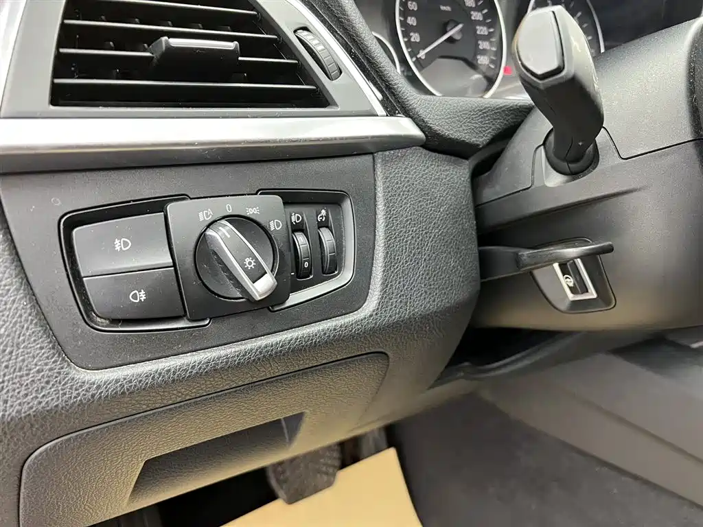 BMW 3 Series 2018 320Li Fashion Edition