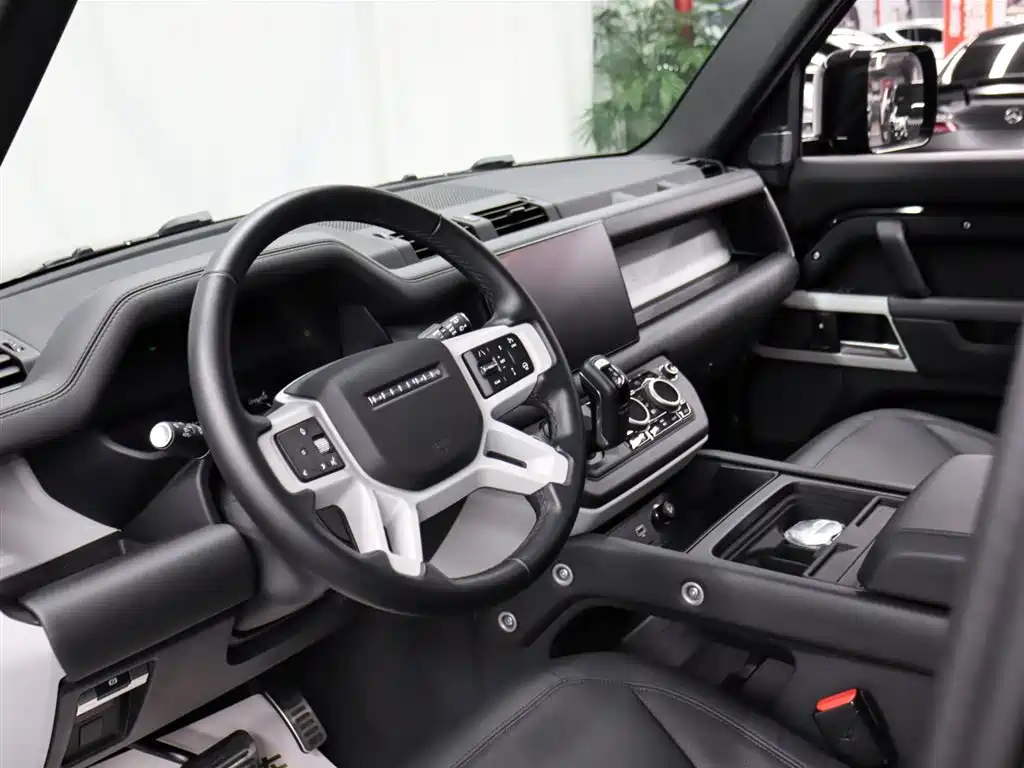 Land Rover Defender 2024 110 3.0T P400 XS