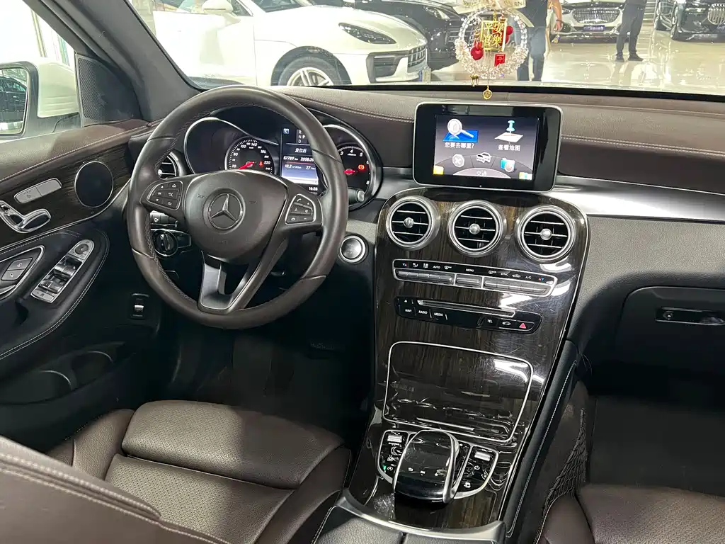 Mercedes-Benz GLC 260 4MATIC Luxury Edition 2017