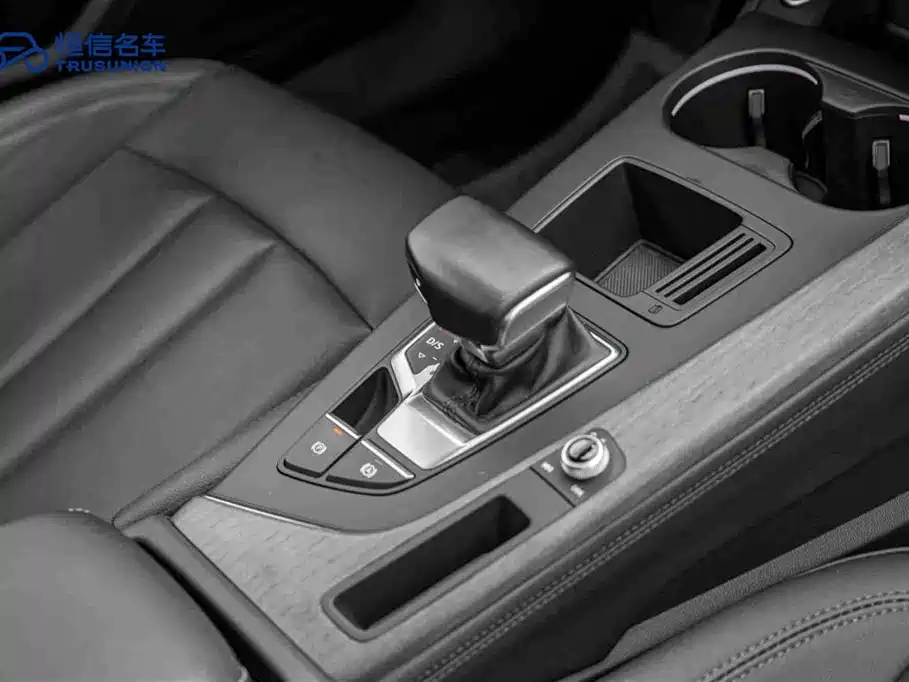 Audi A4L 2022 40 TFSI Luxury Elegant Edition