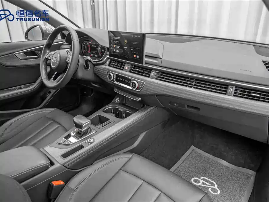 Audi A4L 2022 40 TFSI Luxury Elegant Edition