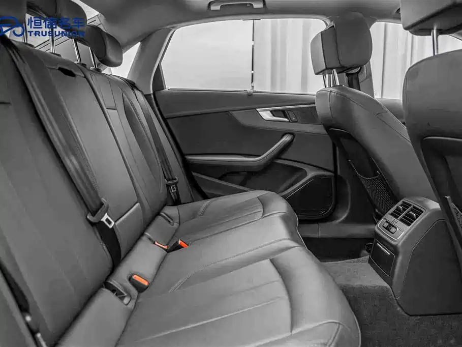Audi A4L 2022 40 TFSI Luxury Elegant Edition