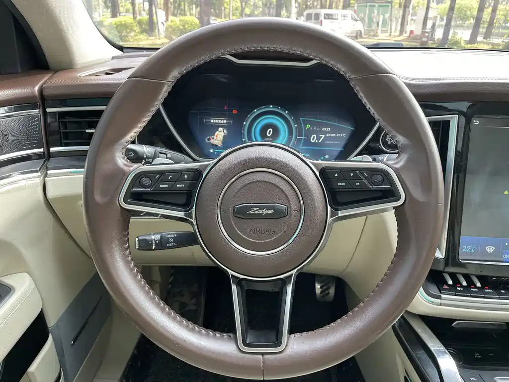 Zotye T700 2017 1.8T DCT Premium Edition