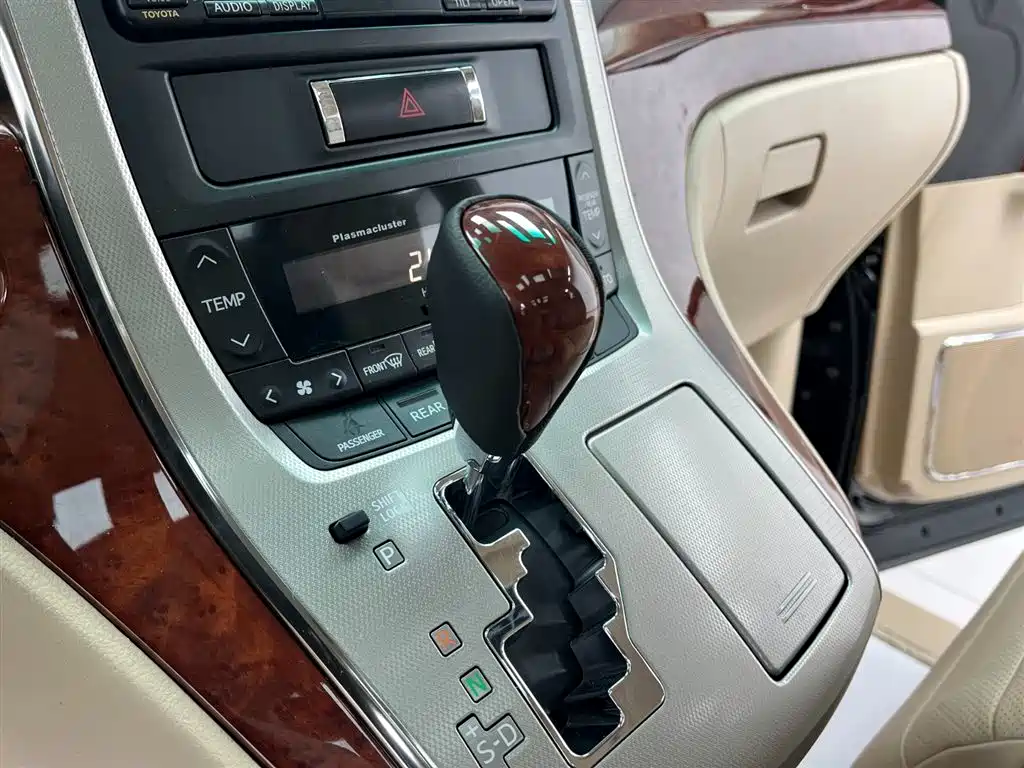 Alphard 2011 3.5L Luxury Edition