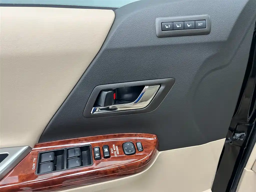 Alphard 2011 3.5L Luxury Edition