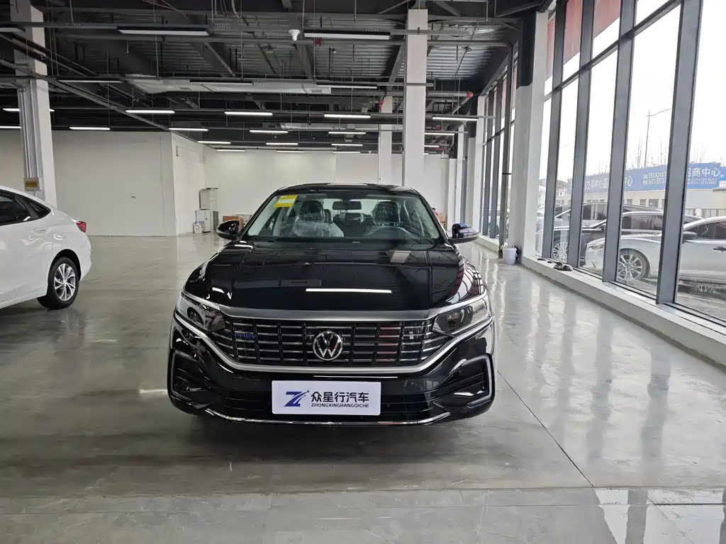 Volkswagen Passat PHEV 2025 430PHEV Hybrid Business Edition